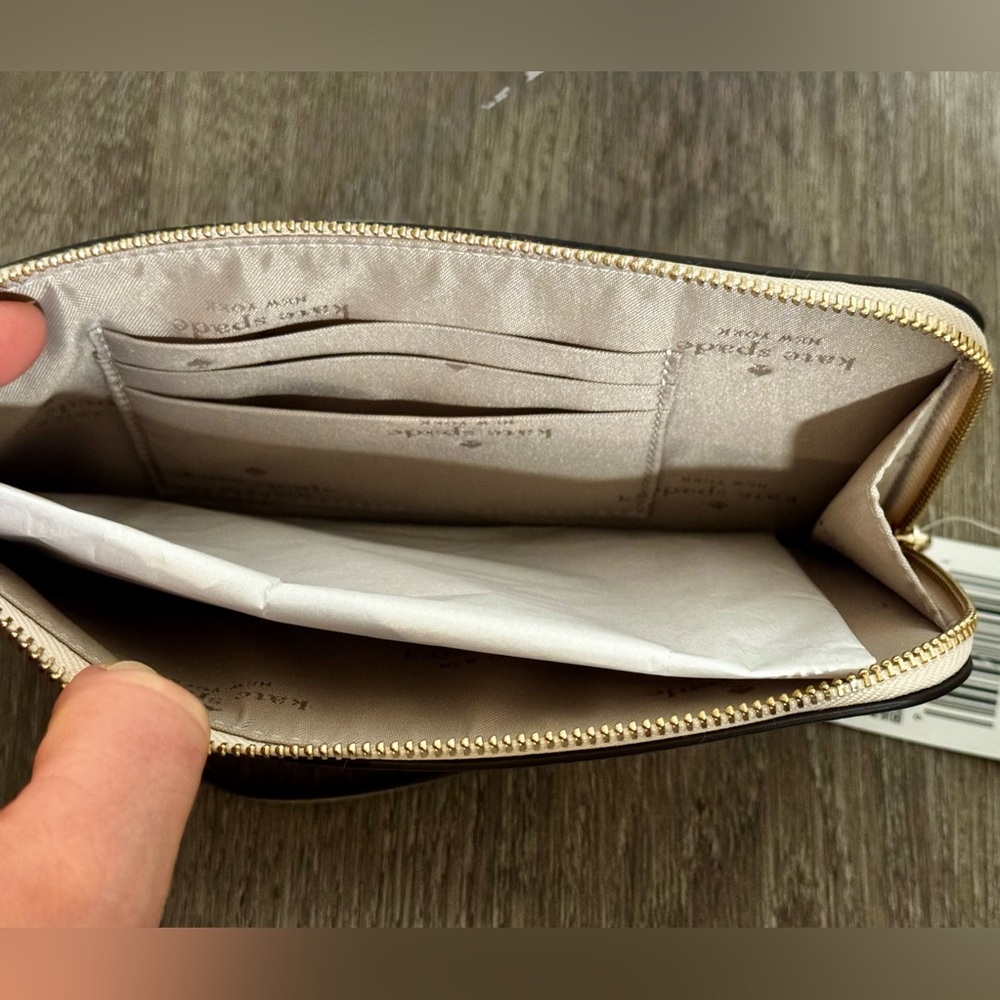 Kate Spade L-Zip Wristlet, NWT - Picture 10 of 14